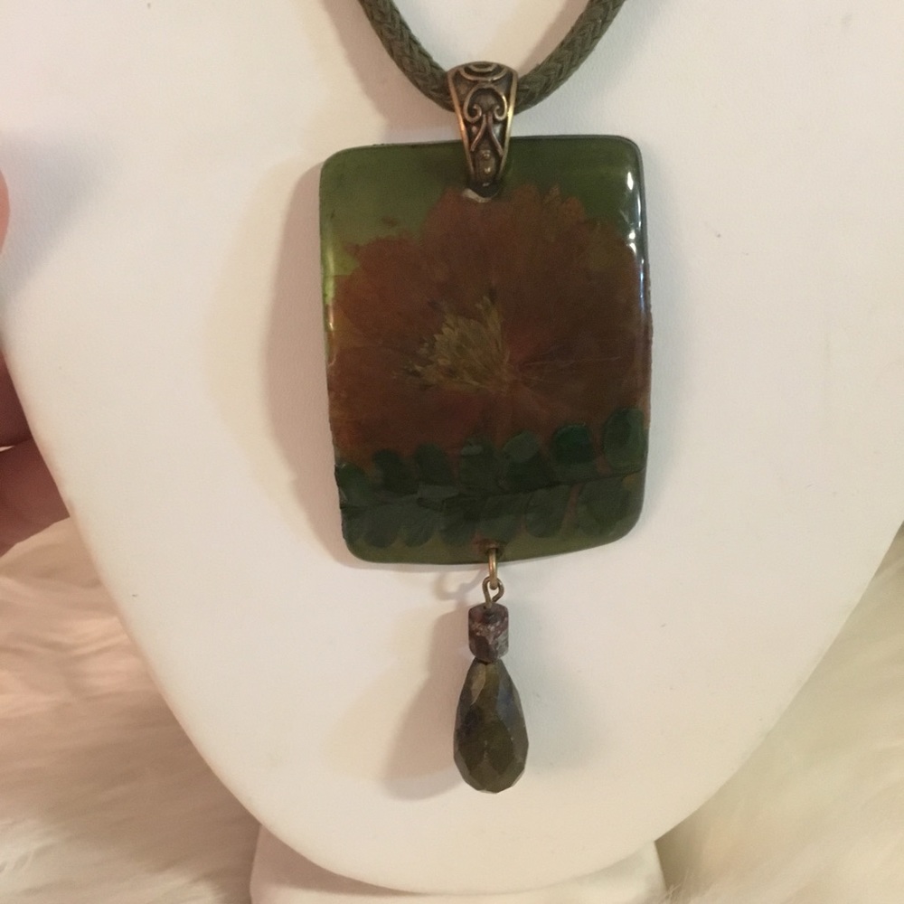 🎉3 for $15🎉 Pressed flower necklace